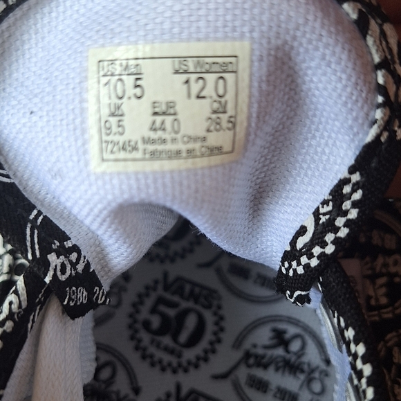 RARE NWT Vans X Journeys 50th/30th Anniversary Signed Sneakers Size 10.5/12 - Picture 8 of 10